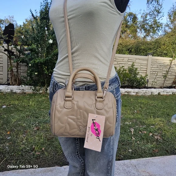BETSEY JOHNSON TAUPE LUV BETSEY QUILTED BUTTERFLY MINI BARREL CROSSBODY - Picture 5 of 6